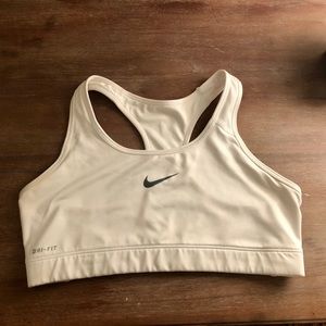 Nike Swoosh Sports Bra - L
